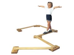 Collapsible gymnastics beam (expanded)
